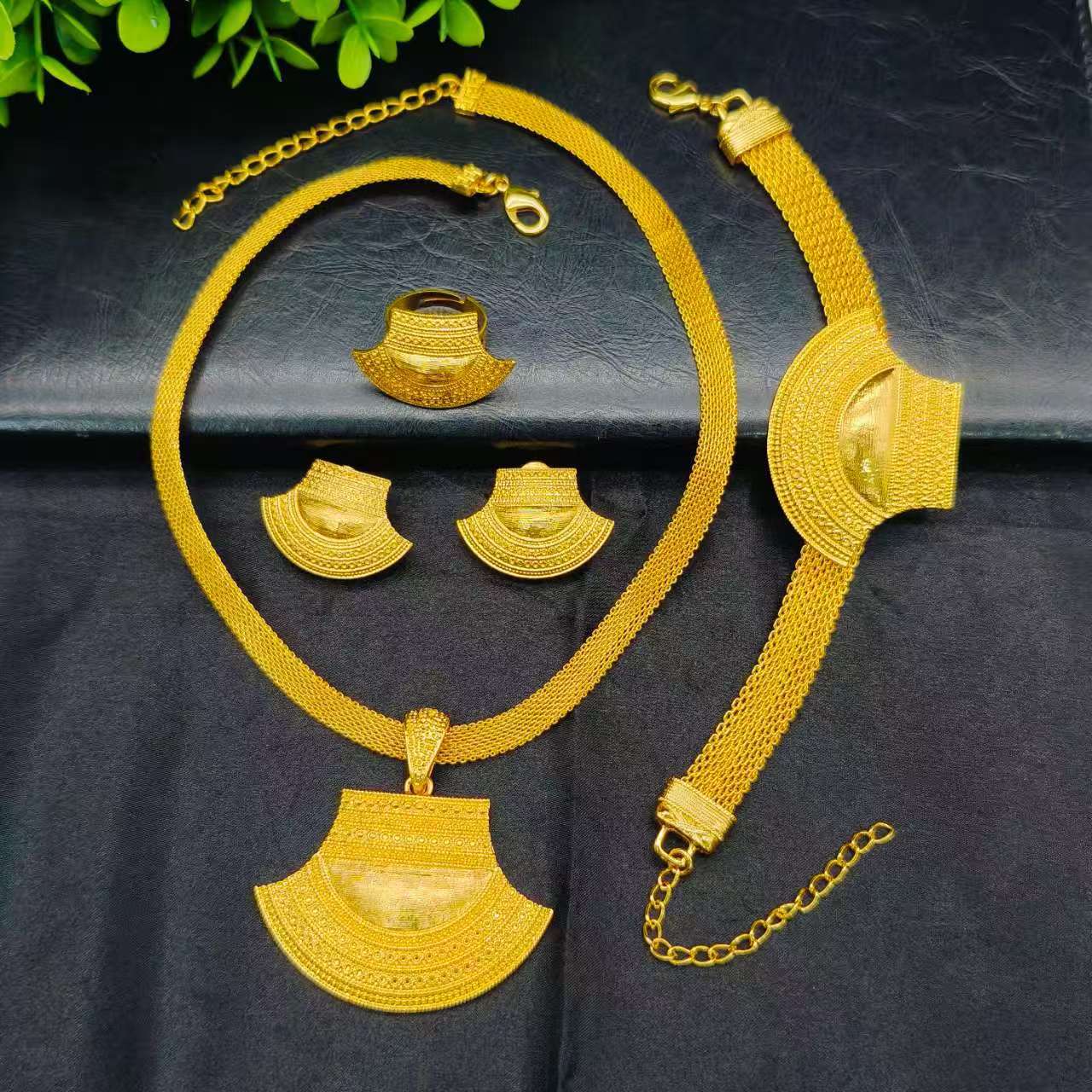 Set Perhiasan 4Pcs (Jam Tangan - Fine Jewelry Watches Women ulasan dan harga