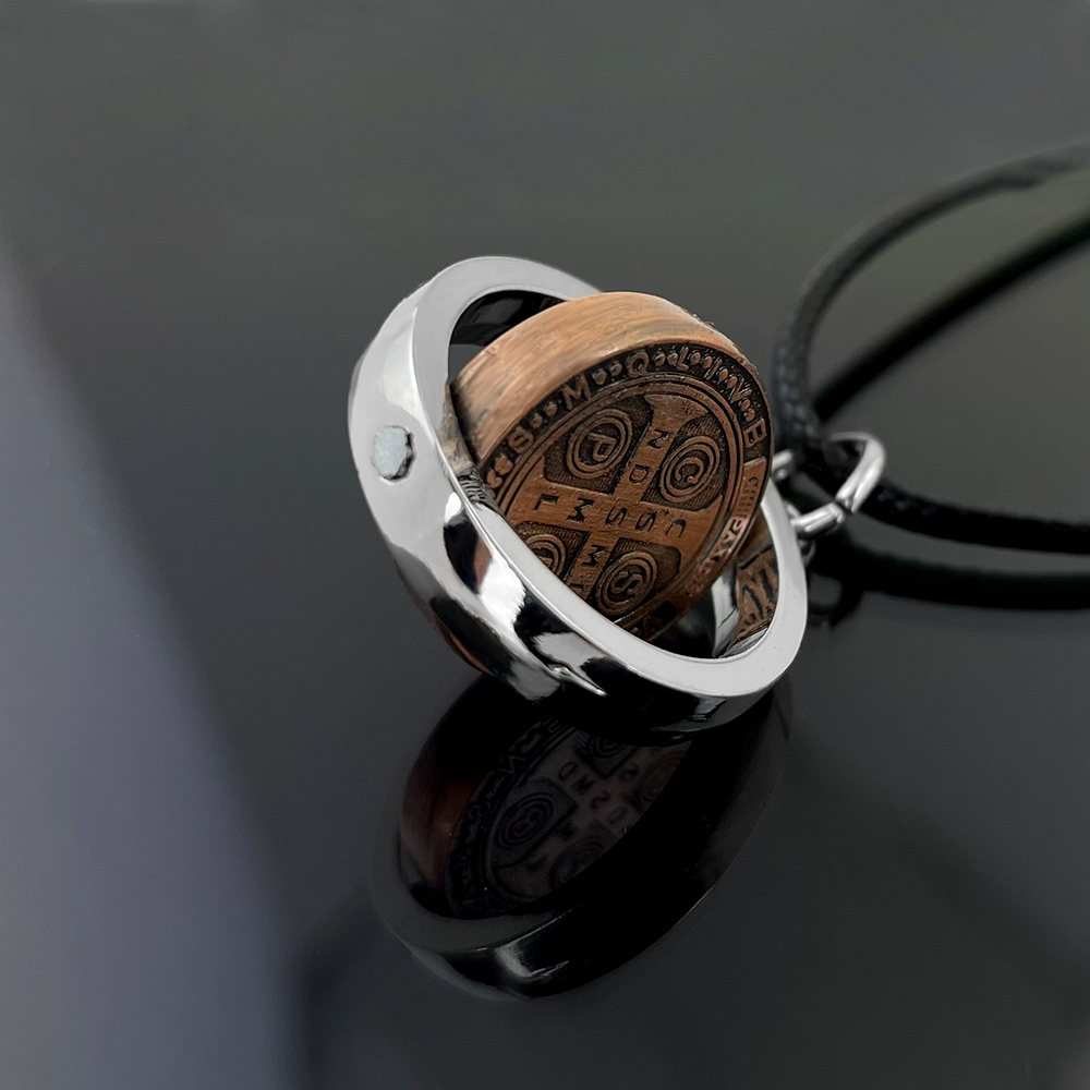 Kalung Medali Santo Benediktus - Jewelry & Watches Ltd ulasan dan harga
